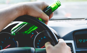 Разрешено ли употребление алкоголя в автомобиле